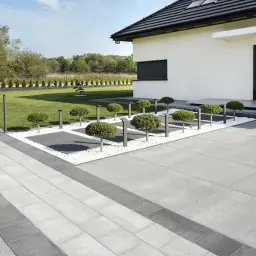Jaka kostka brukowa na taras? Wybierz najlepszą i uniknij błędów!